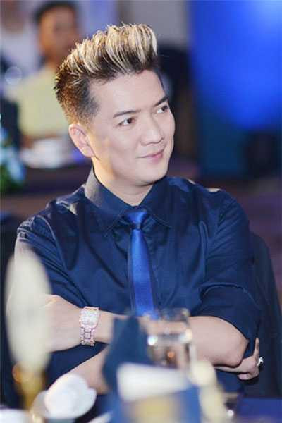 Đàm Vĩnh Hưng bỏ ghế nóng The Voice 2013