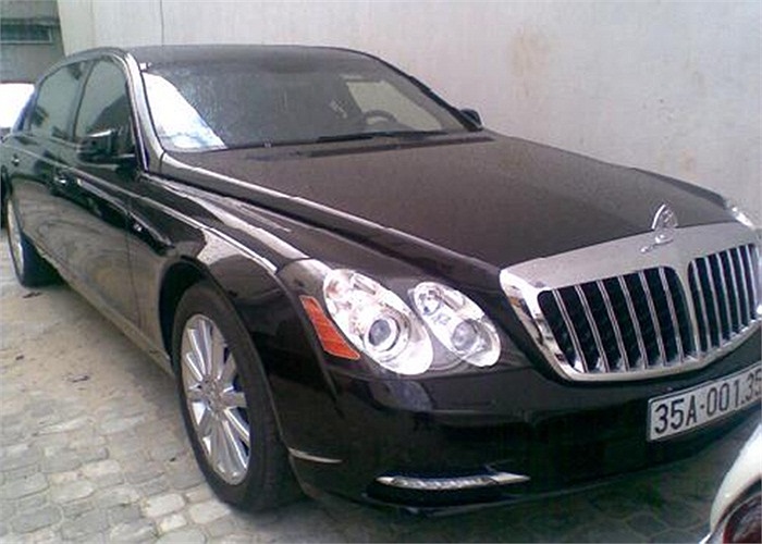 Maybach 62S màu đen với phần nội thất một phần được ốp đá.(Theo Vnexpress) 