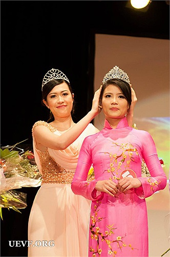 Đỗ Hà Ngân - nữ sinh xinh đẹp đã đăng quan Hoa khôi sinh viên Việt Nam tại Pháp 2013