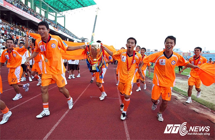 Thành tích: Hai lần vô địch (2009 – 2012), một lần Á quân (2005); HLV hiện tại: Lê Huỳnh Đức; Ngôi sao đang sở hữu: Tiền đạo Gaston Merlo, Huỳnh Quốc Anh. Thứ hạng mùa trước: Vô địch.