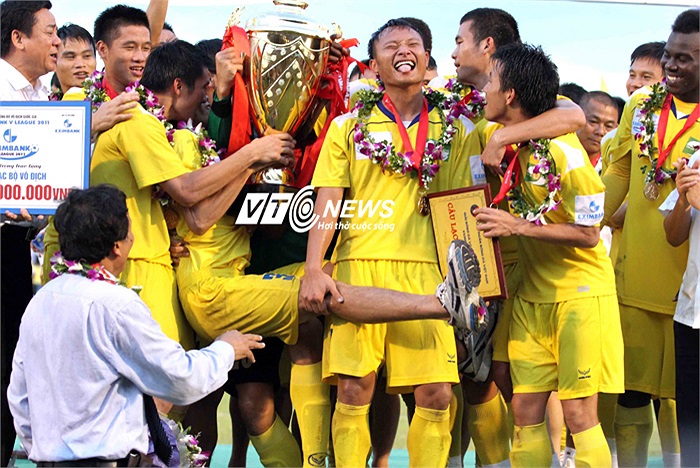 Thành tích: Ba lần vô địch (2000 - 2001 – 2011); HLV hiện tại: Nguyễn Hữu Thắng; Ngôi sao đang sở hữu: Tiền đạo Công Vinh, Kavin, tiền vệ Trọng Hoàng; Thứ hạng mùa trước: 4/14.