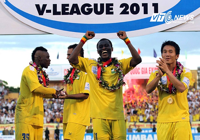 Nhận định: Có sự khó khăn trong quá trình chuẩn bị nhưng đã giữ được các trụ cột và đưa được thêm Công Vinh trở về. Dàn cầu thủ ở độ chín, có chất lượng. Hạn chế: Tài chính chưa thực sự ổn định.