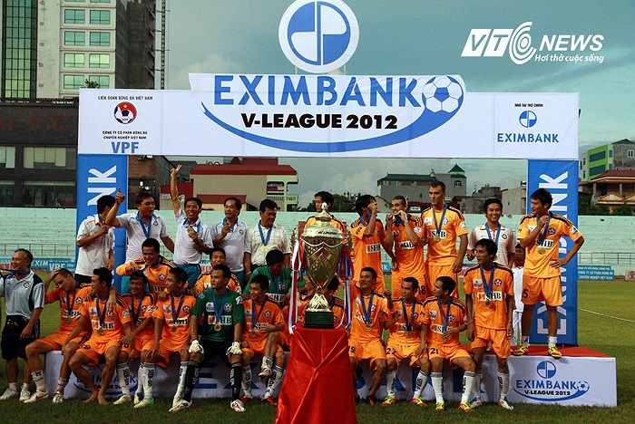 Nhận định: Lực lượng có chiều sâu, dàn nội binh đang ở độ chín, chơi gắn kết. Tài chính ổn định. Điểm yếu: Phải căng sức ở 3 mặt trận.