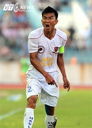 Hậu vệ trái: Đoàn Việt Cường (29 tuổi - Cựu tuyển thủ Quốc gia. Giá chuyển nhượng gần nhất: 9 tỷ). Thực trạng hiện tại: Thất nghiệp.