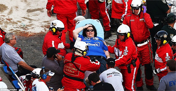 Tổng cộng đã có 30 khán giả bị thương, 14 trong số đó đang ở vào trạng thái nguy kịch