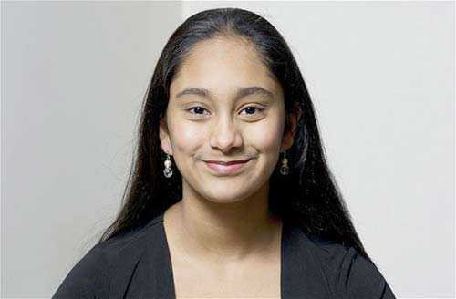 Gặp nữ sinh xinh đẹp 'thông minh' hơn Einstein