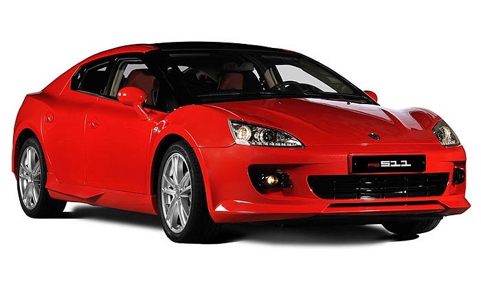 Phiên bản tiêu chuẩn sử dụng động cơ 4 xi-lanh thẳng hàng, dung tích 1.6 lít với công suất khiêm tốn 107 mã lực, cùng hệ dẫn động cầu trước và hộp số sàn 5 cấp. 