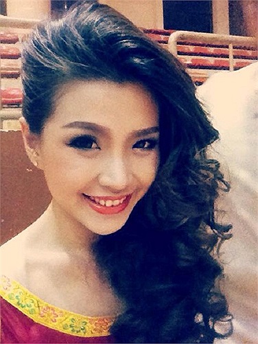 Miss Teen 2010 Nguyễn Lâm Diễm Trang trở thành Nữ hoàng Cà phê đầu tiên của Việt Nam.