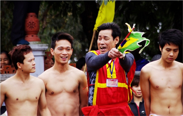 Để đảm bảo công bằng, các trọng tài là những bậc lão làng và cũng từng dự các trận đấu nhiều năm trước sẽ theo dõi sát và bắt điểm từng trận (Theo Thể thao & Văn hóa)