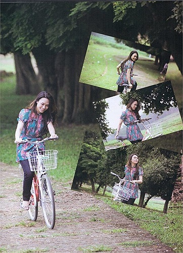 Mỹ Tâm trong chuyến về thăm làng cổ Đường Lâm - Hà Nội. Họa mi tóc nâu hồn nhiên đạp xe như thuở đôi mươi.