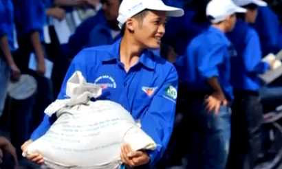 Hoa khôi sinh viên và clip tình nguyện gây sốt dân mạng