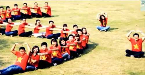 Hoa khôi sinh viên và clip tình nguyện gây sốt dân mạng