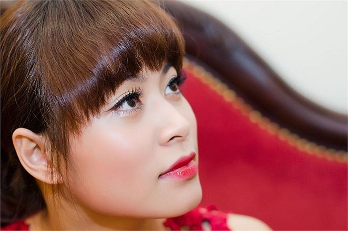 Gần đây, Hoàng Thùy Linh liên tục xuất hiện với phong cách thời trang quyến rũ đến chết người.