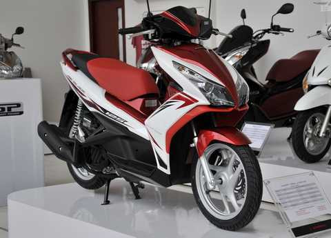Honda Air Blade 125 giảm giá mạnh