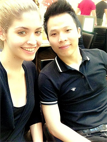 Hotgirl Andrea khoe ảnh tình tứ cùng Khắc Tiệp, ông chủ công ty người mẫu của nữ hoàng nội y Ngọc Trinh.