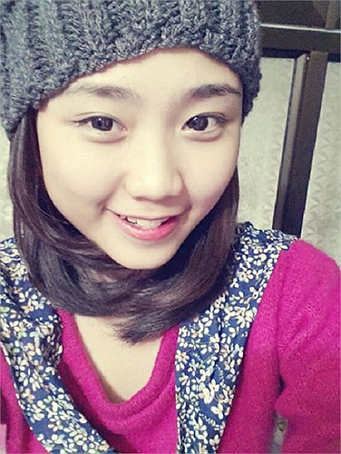 Miss Teen 2012 Thu Trang khoe vẻ ngọt ngào trong sáng, nhiều người kì vọng cô bé Miss Teen sẽ tiến xa hơn trên con đường âm nhạc, nối bước đàn chị Cao Thanh Thảo My.