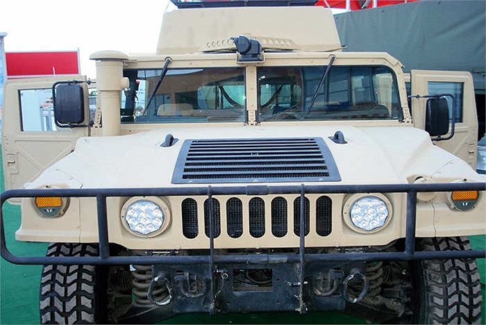 Khi mới đưa vào sử dụng, Humvee đã trở thành người thay thế xứng đáng cho những chiếc xe Jeep trước kia về độ bền và chỉ số an toàn