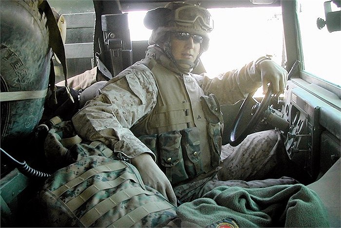 Do thiết kế chủ yếu hướng đến sự bền vững và chắc chắn nên chỗ ngồi của tài xe trên xe Humvee không được thoải mái