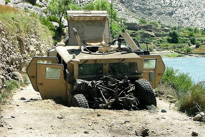 Nhưng gầm xe vẫn là một yếu điểm chết người