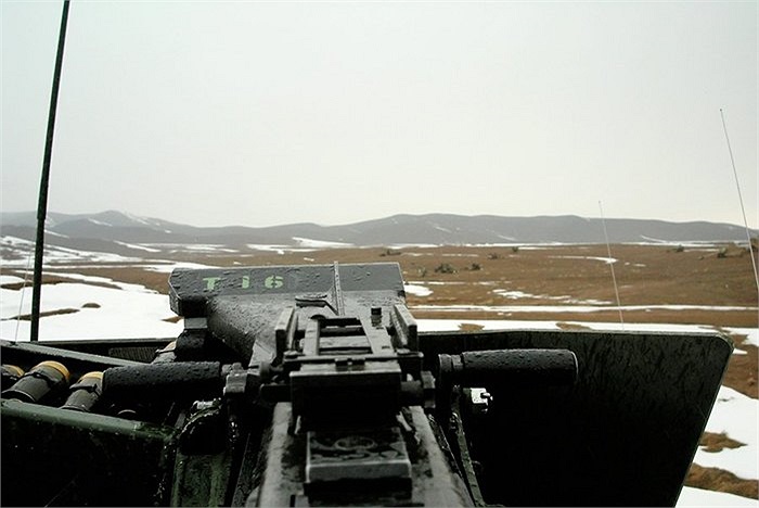 Có tầm nhìn bao quát 360 độ nhưng các xạ thủ trên tháp pháo là người dễ bị tấn công nhất trong tổ lái