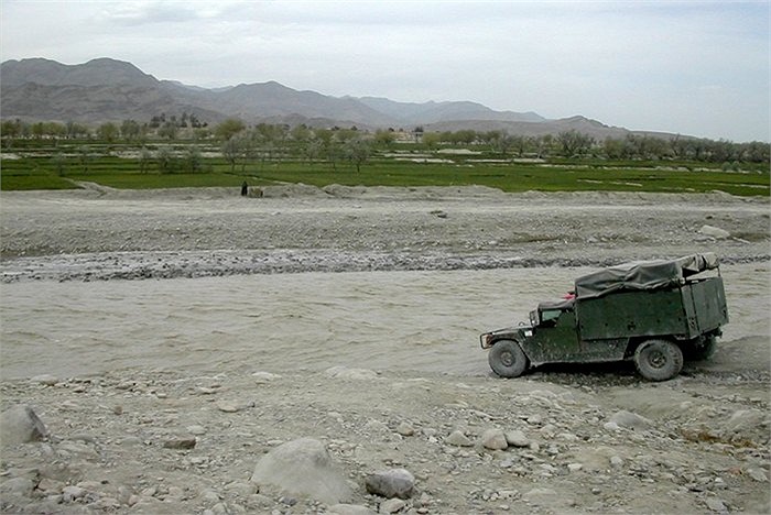 Đó là điều cần thiết để vợt qua những con sông do tuyết tan tạo ra ở Afghanistan vào mùa xuân