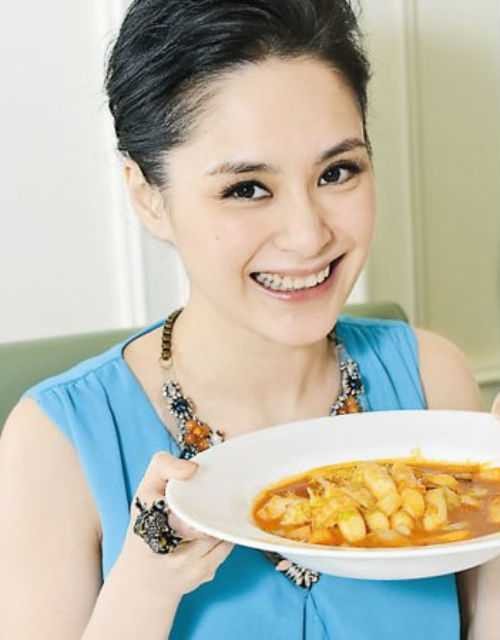 Lộ ảnh Chung Hân Đồng và người tình đến Việt Nam