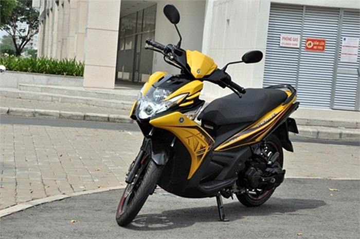 Yamaha Nouvo, đối thủ trực tiếp của Air Blade này đã có thời hoàng kim nhờ khai thác trúng niềm đam mê của giới trẻ qua thiết kế cá tính, phong cách thể thao, góc cạnh.