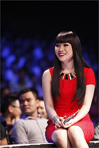 Những hình ảnh mới nhất của Mỹ Tâm, càng ngày cô càng đẹp và thời trang hơn.