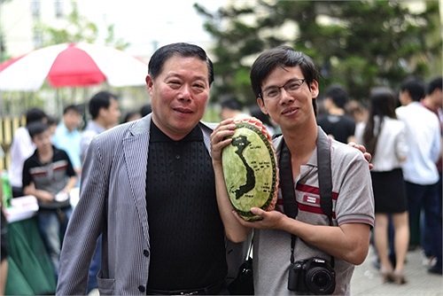 Sinh viên Đại học công nghiệp Hà Nội đã giới thiệu tới các bạn sinh viên Hàn Quốc những món ăn nổi tiếng ở Việt Nam như: Nem cuốn, phở cuốn, bánh khoai, bánh tẻ, nem chua, bánh rán....