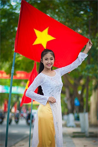 Võ Thị Tính, cô gái sinh năm 1998 hiện đang là học sinh lớp 9 trường THCS Nguyễn Bá Phát, TP Đà Nẵng
