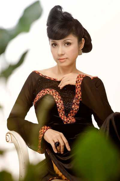 Nhan sắc Việt Trinh từ thời 'Người đẹp Tây Đô'