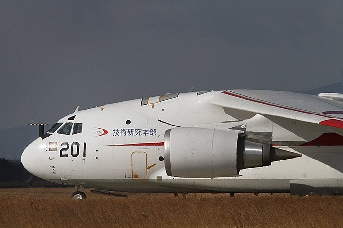 Trong điều kiện không cần tiếp nhiên liệu, XC-2 vẫn có thể chở được 12 tấn hàng, bay một mạch 6.500km