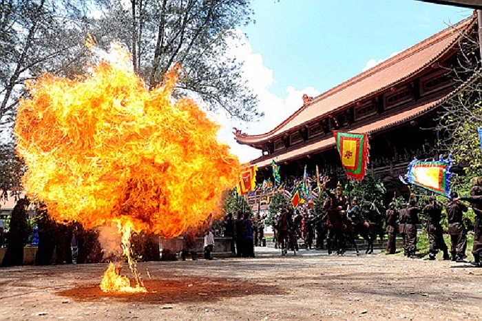 Phim Tây Sơn hào kiệt cũng đều do Lê Minh Phương thực hiện các cảnh khói lửa.