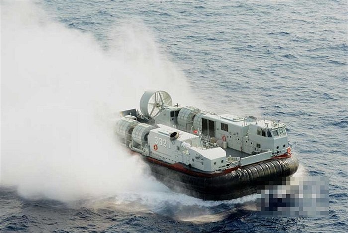 Tàu đổ bộ đệm khí của Trung Quốc