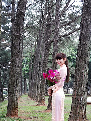 Đây là các thí sinh của cuộc thi Hoa Hậu Ảnh Sinh Viên Việt Nam Tại Đài Loan 2013 do Hội sinh viên Việt Nam tại Đài Loan tổ chức. Trong ảnh: thí sinh Vũ Thị Hồng Nhung.(Ảnh: VSATW)