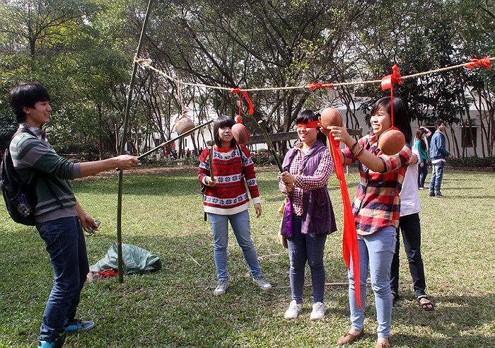 Bịt mắt đập niêu đất chưa bao giờ là dễ dàng