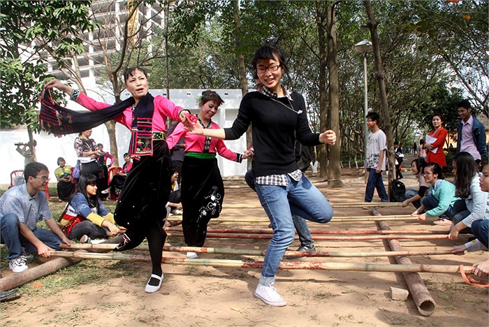 Phần thể hiện không hề kém của các nữ sinh