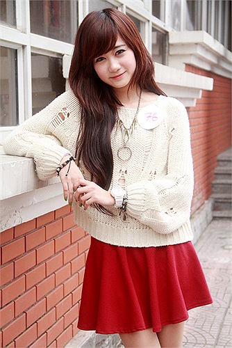 Bên cạnh các phần thi mang tính chất biểu diễn sân khấu như trình diễn thời trang, thể hiện tài năng còn có các phần thi thực tế đòi hỏi thí sinh vận dụng khả năng ứng xử với các tình huống xã hội