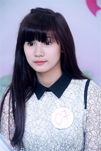 Trong vòng sơ loại, các thí sinh đã lần lượt thử sức ở các nội dung thi trả lời trắc nghiệm các câu hỏi văn hóa, xã hội; thi nhân trắc học và diễn tài năng.