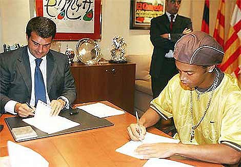 Anh được Ban lãnh đạo Barca mời ký vào bản hợp đồng mới có thời hạn tới năm 2010