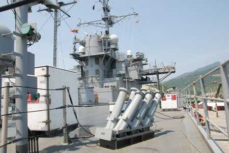 Siêu hạm chỉ huy đổ bộ hải quân Mỹ ở Biển Đông có gì?