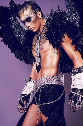 Siêu mẫu Ngọc Tình và người mẫu Minh Trung (giải nhất cuộc thi Fidol 2012) mới thực hiện bộ hình khá độc đáo có tên gọi 'Sức mạnh tiềm ẩn'. 