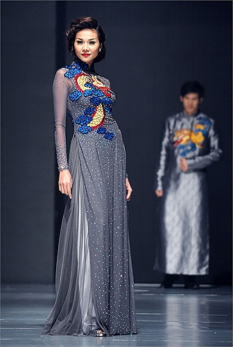 Thừa hưởng gen của người cha cao 1m82, ngay từ khi mới lên 10, Thanh Hằng đã trội hơn đám bạn rất nhiều khi có được chiều cao 1m60