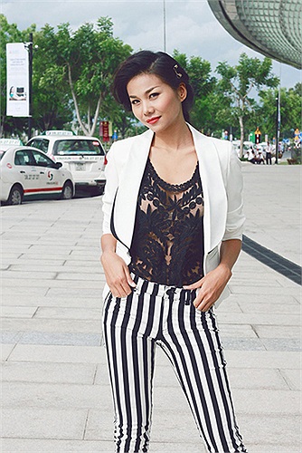  Sau đó Thanh Hằng được cử làm đại diện cho TP.HCM tranh tài tại giải toàn quốc và cô tiếp tục giành HCĐ.