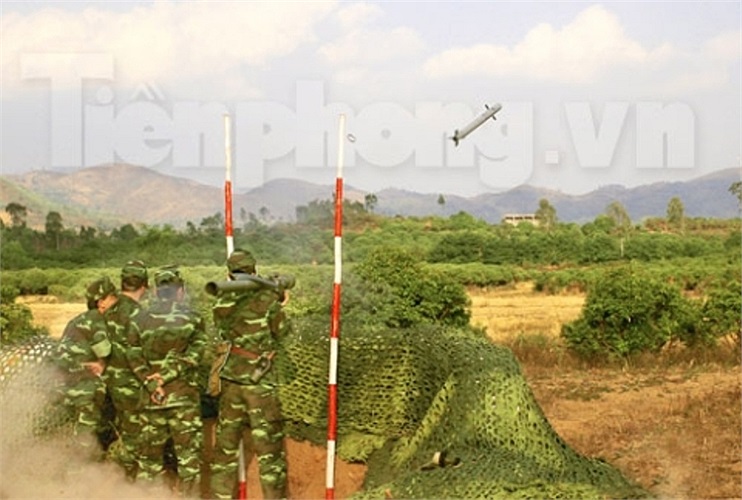 Sau hiệu lệnh, A72 đầu tiên khai hỏa.(Theo Tiền phong)