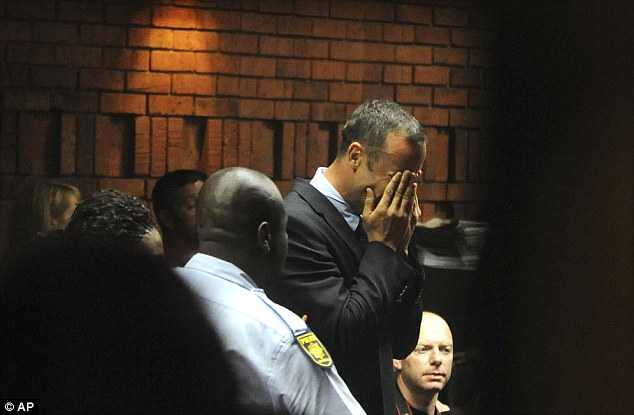 Thêm tình tiết vụ sao Nam Phi sát hại bạn gái