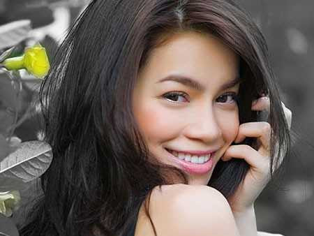 Tiếp sóng Gương mặt thân quen: Ông Tây hóa trang Hà Hồ