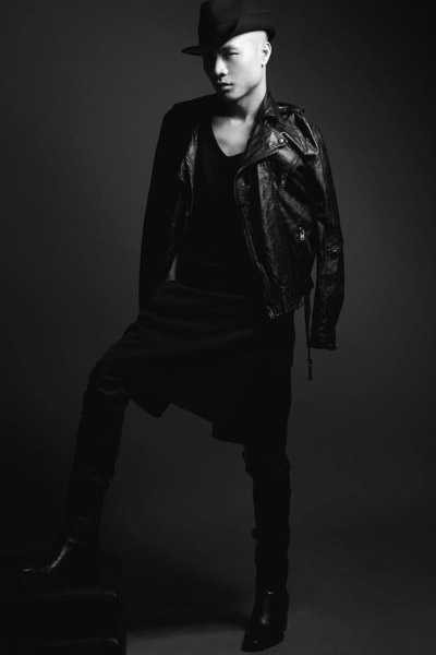 Top đàn ông thích mặc váy ở showbiz Việt