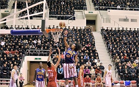 Đội Harlem Globetrotters từ Mỹ tới Triều Tiên thi đấu 