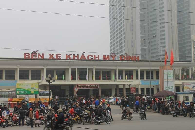 Vật vã, phờ phạc trở về thành phố